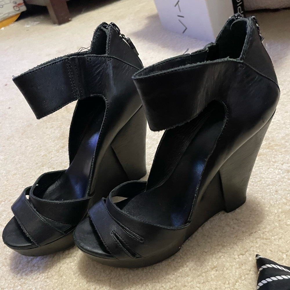 DVF